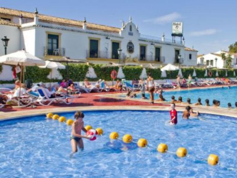 Globales Pueblo Andaluz Hotel San Pedro de Alcántara Екстериор снимка